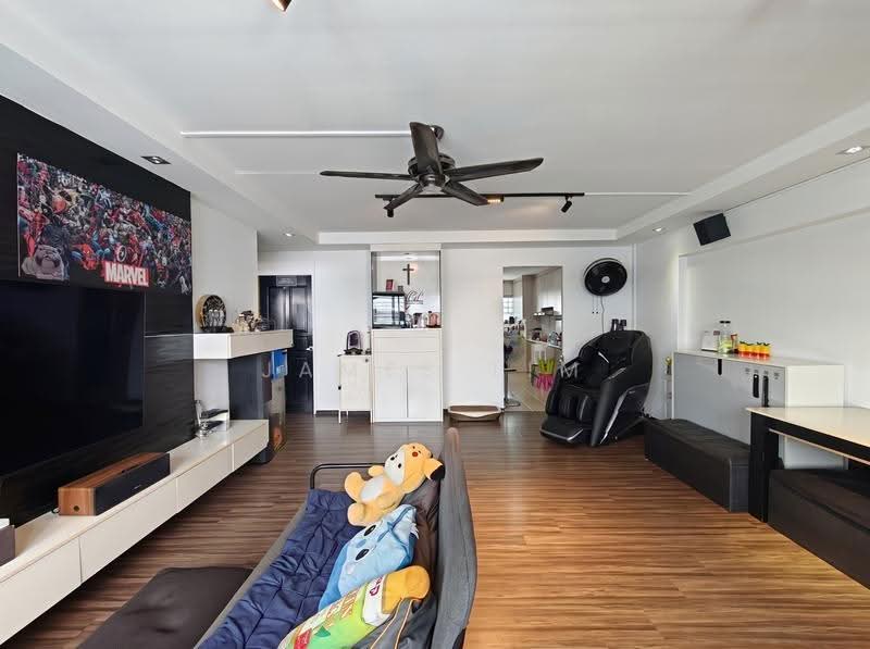 851 Tampines Street 83 in Tampines · District 18